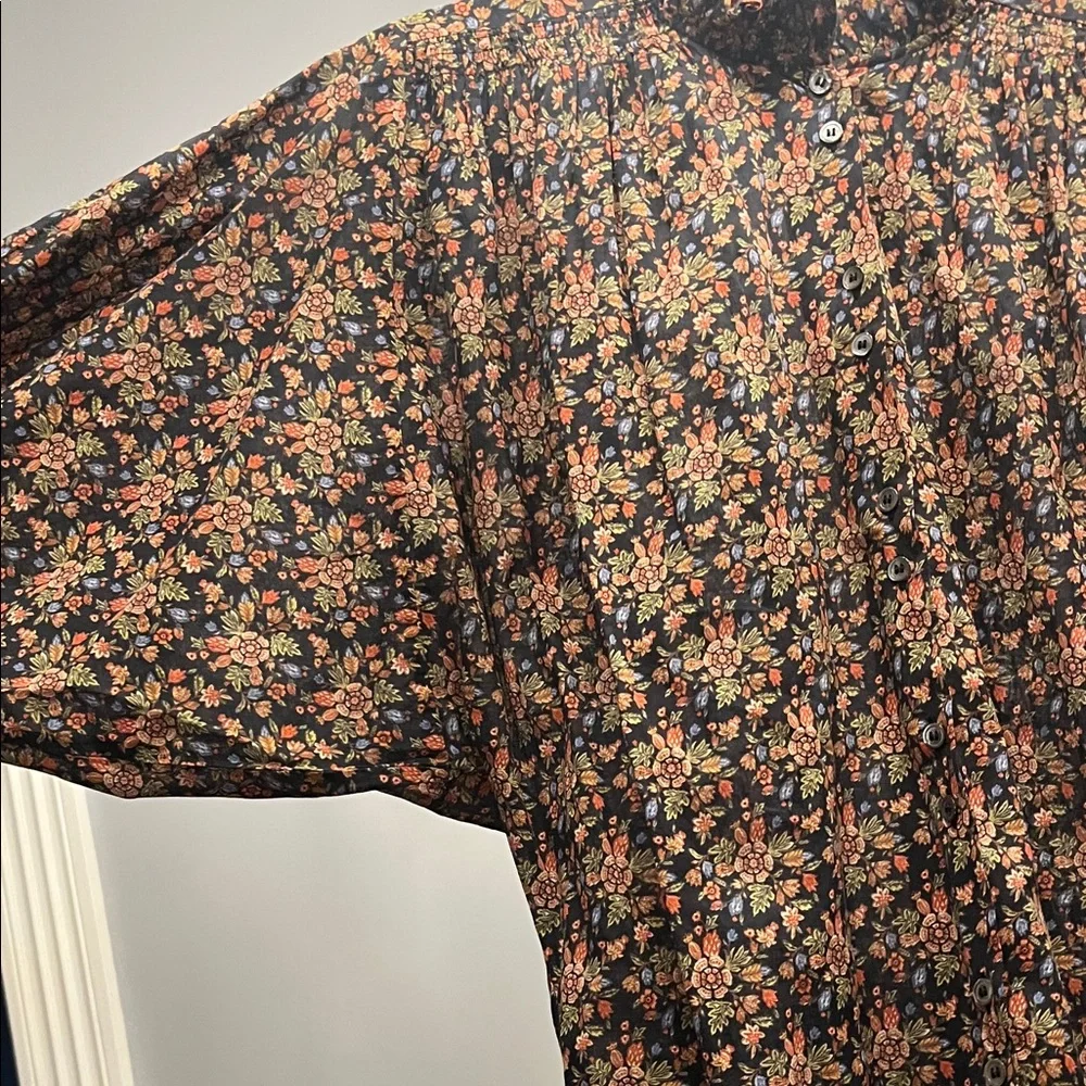 Doen Floral Button Down Shirt - Black and Pink - Picture 9 of 10